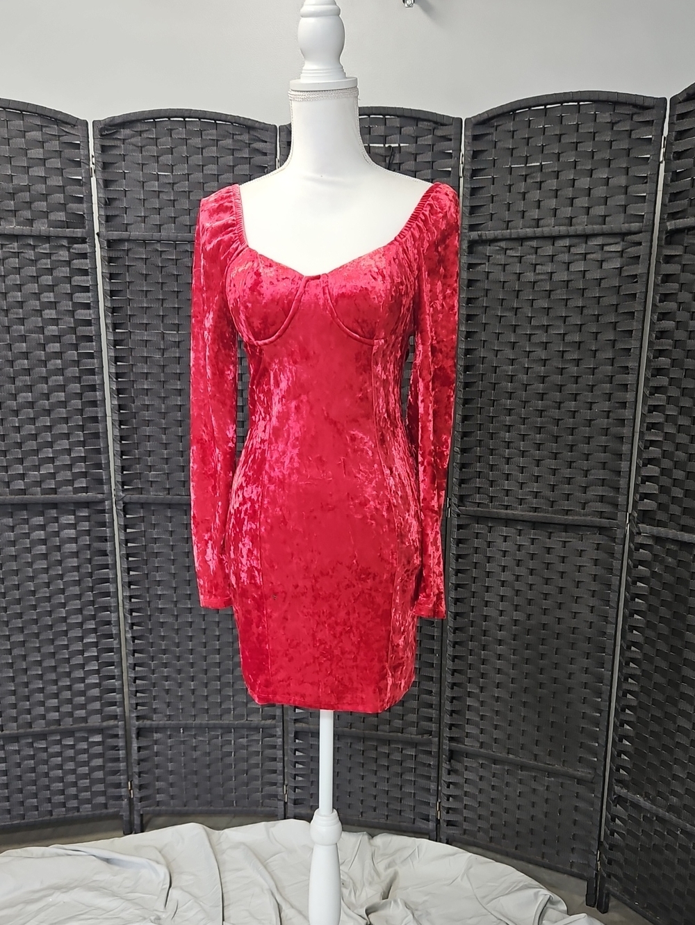 Crushed Velvet Long-Sleeve Red Bodycon Dress